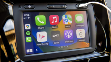 Dacia Spring LHD Apple CarPlay connection